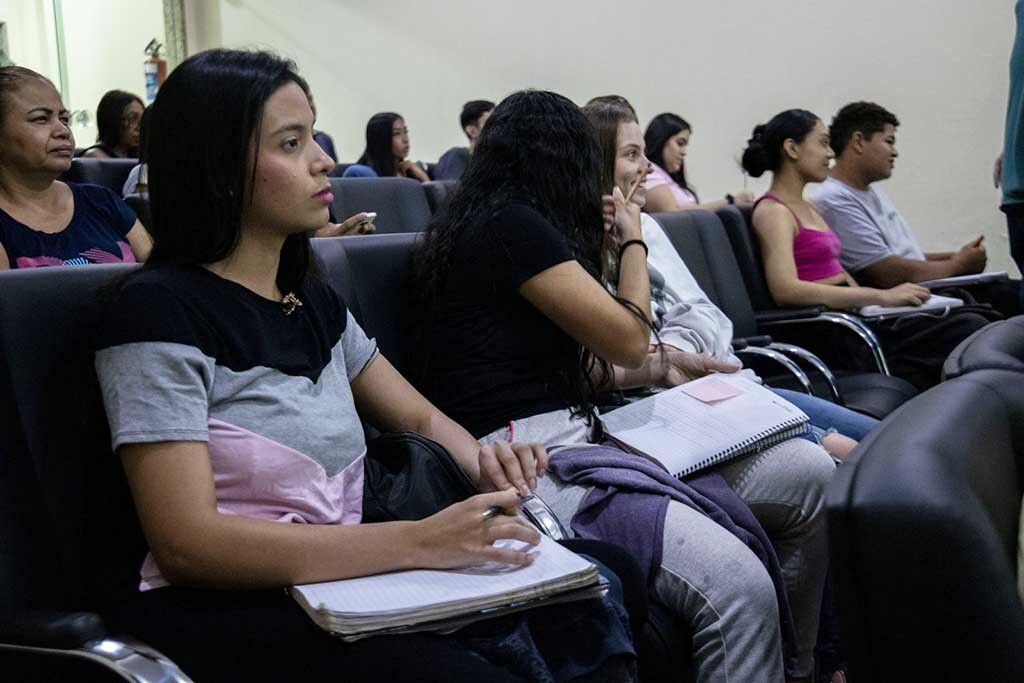 As aulas do Pré-Enem acontecem de segunda a sexta-feira, das 19h às 22h - Gente de Opinião