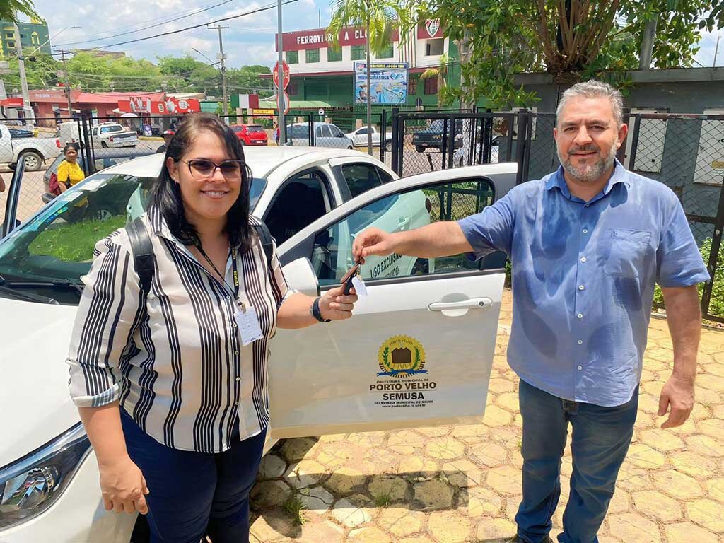 Vereador Everaldo Fogaça agradece Mariana Carvalho por entrega a veículo a unidade de saúde Hamilton Gondin  - Gente de Opinião