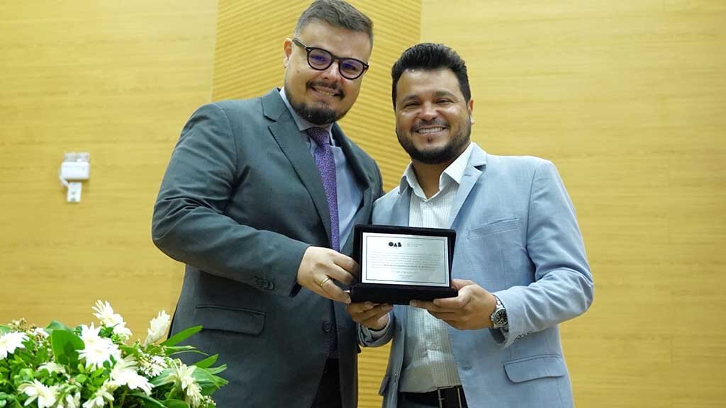 Deputado Marcelo Cruz foi homenageado pela OAB/RO (Foto: Rafael Oliveira I Secom ALE/RO) - Gente de Opinião