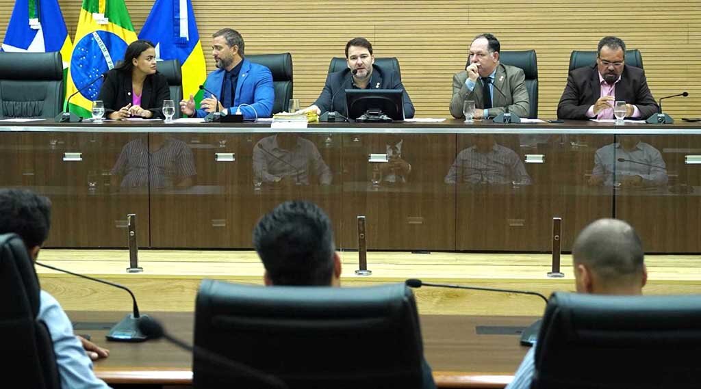 O deputado Alex Redano é o presidente da CPI e também conduziu os trabalhos (Foto: Rafael Oliveira I Secom ALE/RO) - Gente de Opinião