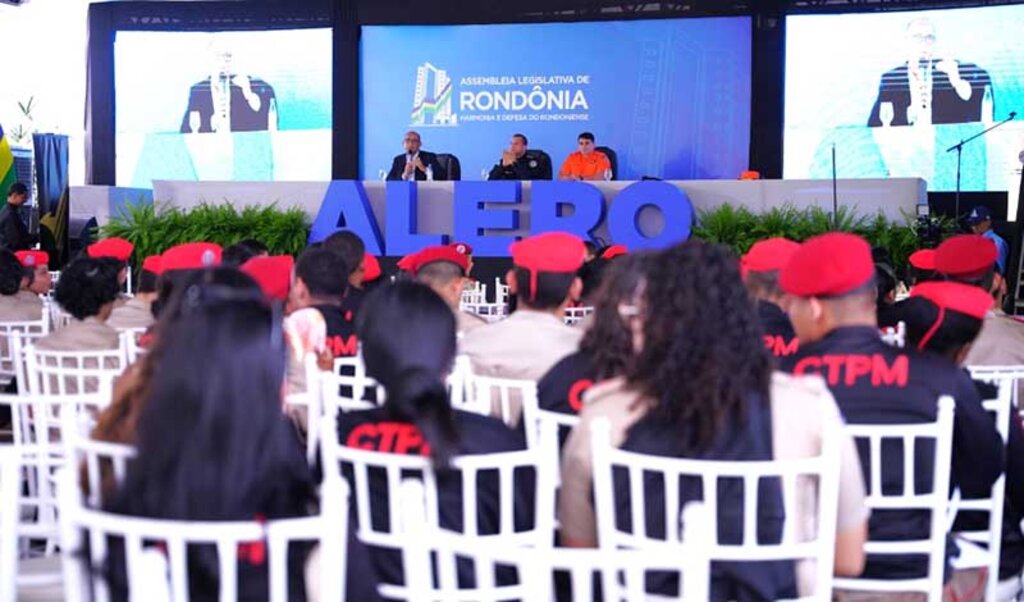 O coronel da reserva remunerado da PM, Marcos Lopes, e o coronel do Corpo de Bombeiros de Rondônia, Francisco Araújo foram os palestrantes (Foto: Rafael Oliveira) - Gente de Opinião