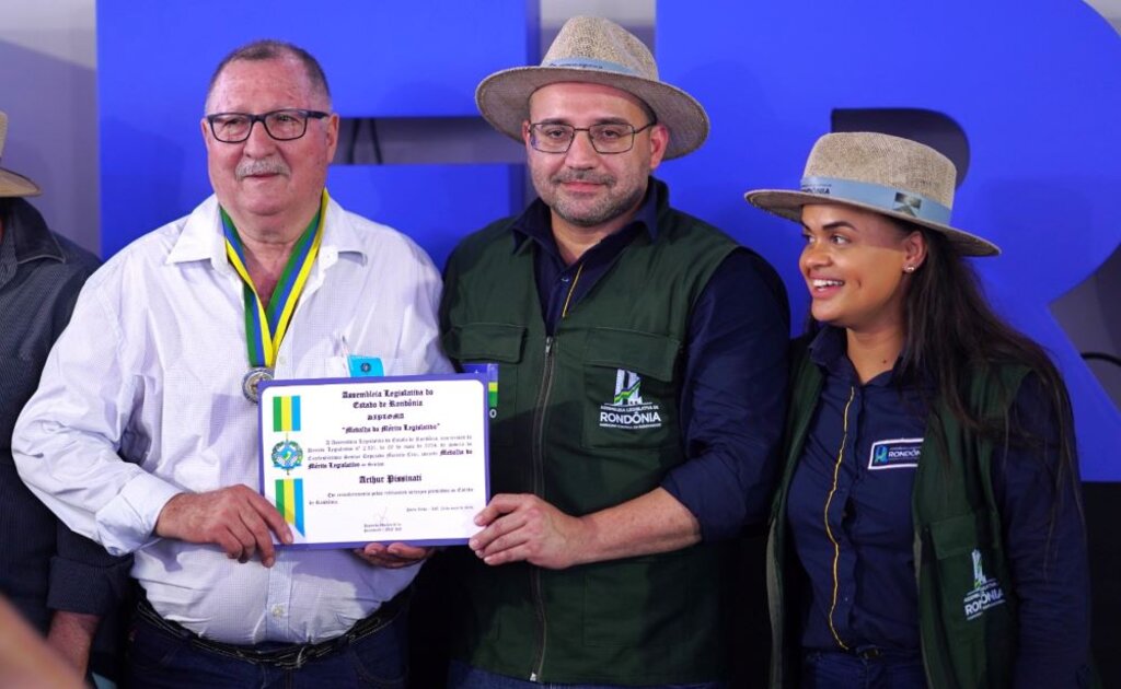 Pioneiro Arthur Pissinati recebeu medalha do mérito legislativo da Alero (Foto: Rafael Oliveira I Secom ALE/RO) - Gente de Opinião