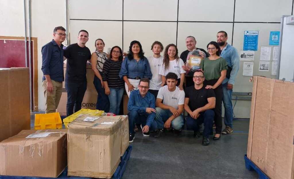 Equipe da Alero que trabalhou na organização dos donativos (Foto: Moisés Santiago/Correios) - Gente de Opinião