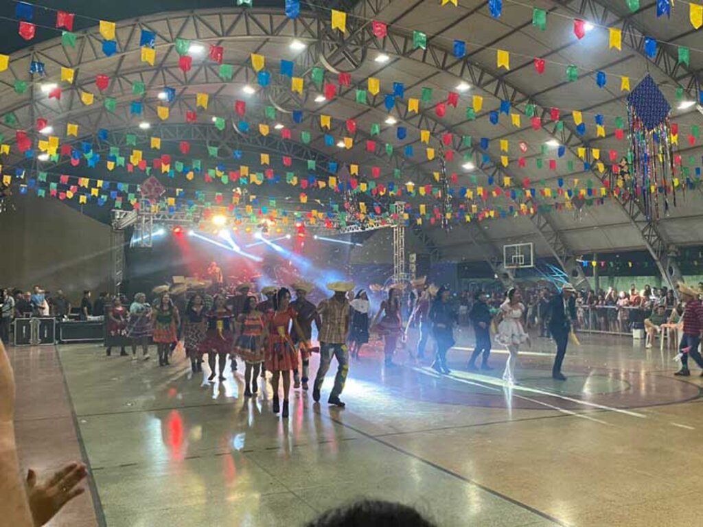 Grande sucesso no Arraial Universitário da FIMCA e Faculdade Metropolitana reúne milhares de visitantes - Gente de Opinião