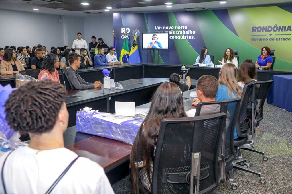 Alunos vencedores do concurso Jovem Criador receberam premiação em solenidade realizada, no Palácio Rio Madeira - Gente de Opinião