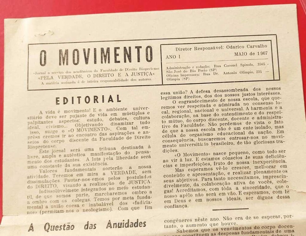 Pedro participou do jornal "O Movimento" dentro da Faculdade, cuja ousadia lhe abreviou o tempo de circulação - Gente de Opinião