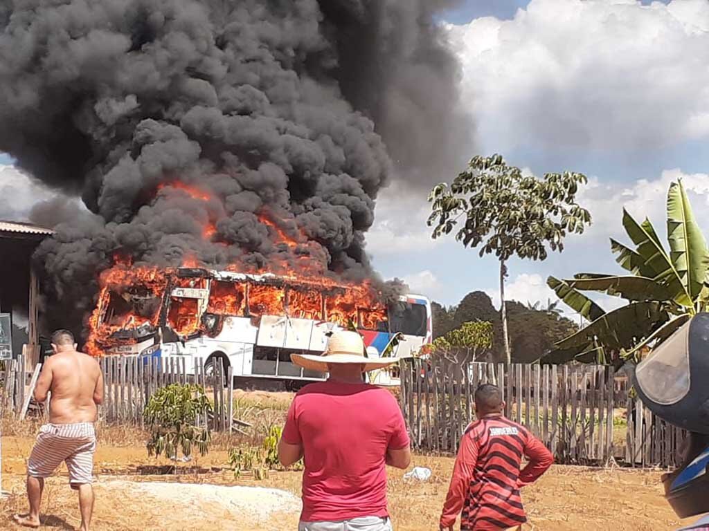 Conflito entre motoristas executivos, Taxistas e empresa AMATUR causa protestos e tensão em Rondônia e Amazonas - Gente de Opinião