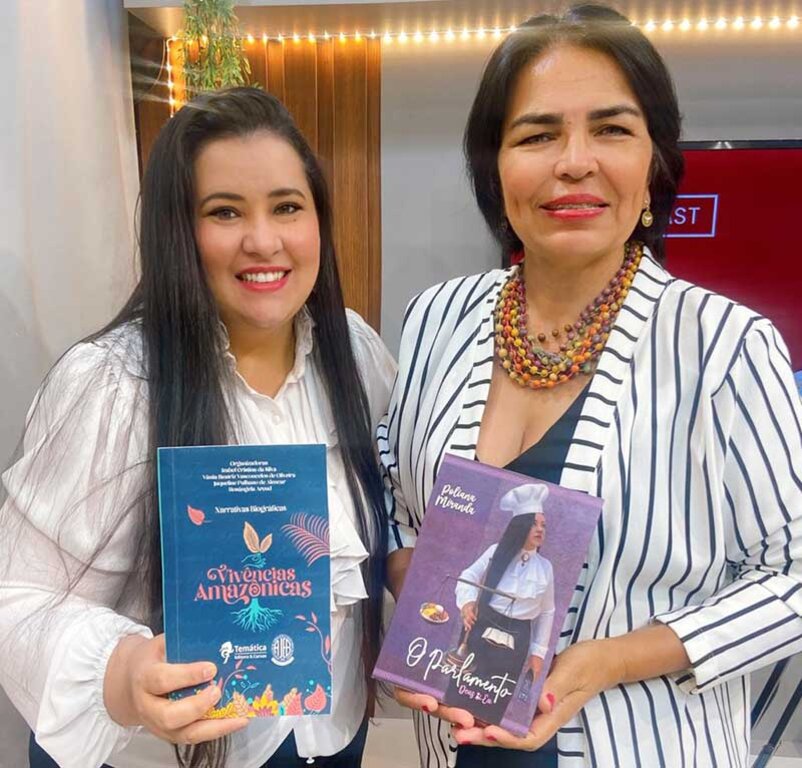 Poliana Miranda  escritora ladeada  com a Izabel Cristina Presidente Coordenadora  AJEB RO  que lançará  a obra Vivências Amazônicas  juntamente comas  demais Coautoras de RO e do Brasil na Bienal SP - Gente de Opinião