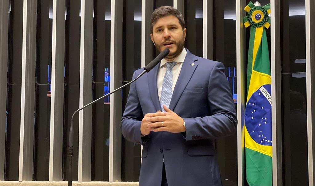 Deputado Maurício Carvalho solicita apoio da Força Aérea Brasileira para combater incêndios florestais em Rondônia - Gente de Opinião