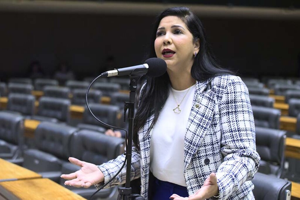 Cristiane Lopes cobra do Governo Federal ajuda aos pescadores e agricultores de Rondônia e apoio no combate as queimadas - Gente de Opinião