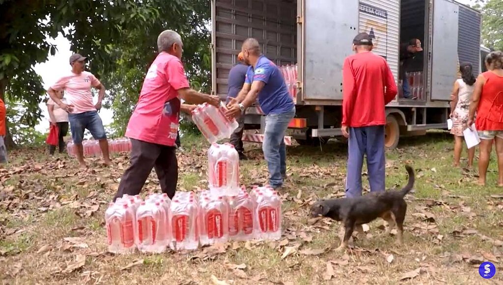 Ribeirinhas de Porto Velho recebem água potável e hipoclorito de sódio - Gente de Opinião