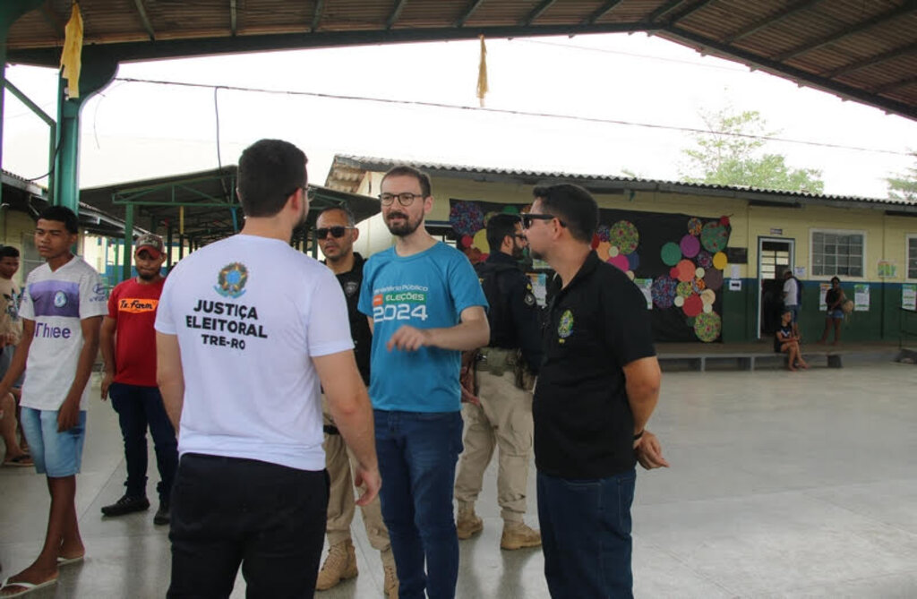 MP Eleitoral flagrou derrame de santinhos e propaganda irregular no 1º turno das eleições em Porto Velho (RO) - Gente de Opinião