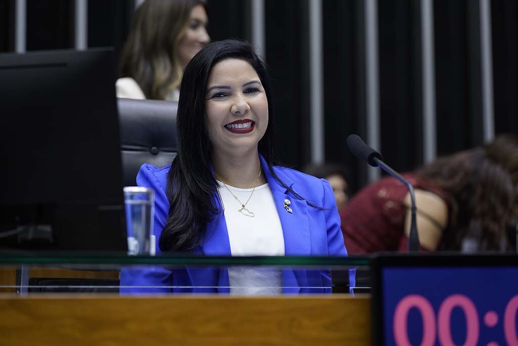 Deputada Federal Cristiane Lopes destina mais de 3 milhões para fortalecer políticas públicas em apoio às famílias atípicas - Gente de Opinião