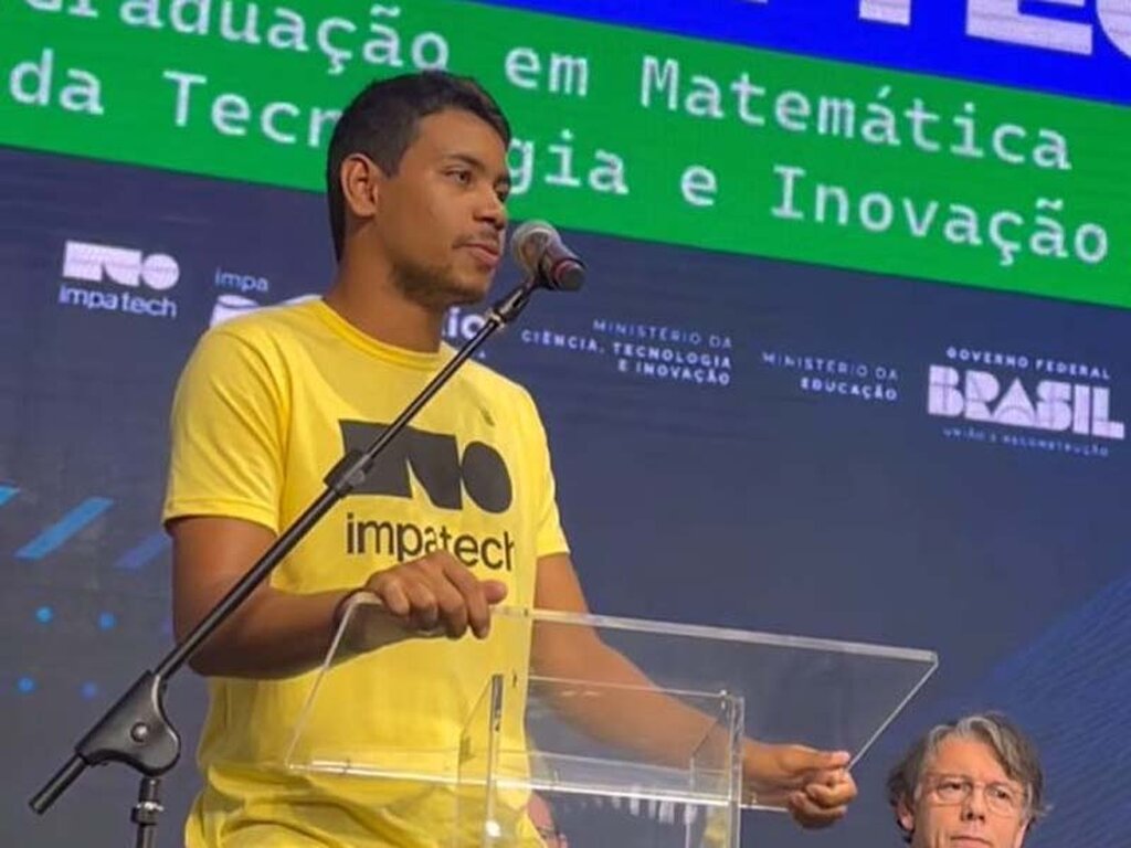  estudante concluiu o ensino médio no final de 2023, na Escola Estadual de Ensino Fundamental e Médio Tancredo de Almeida Neves, em Rolim de Moura - Gente de Opinião