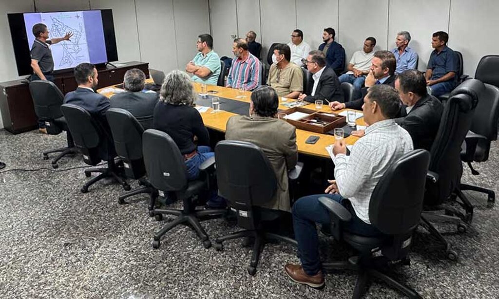 Encontro serviu para tratar da situação dos ocupantes da área que vivem e trabalham na região há mais de 20 anos (Foto: Assessoria parlamentar) - Gente de Opinião