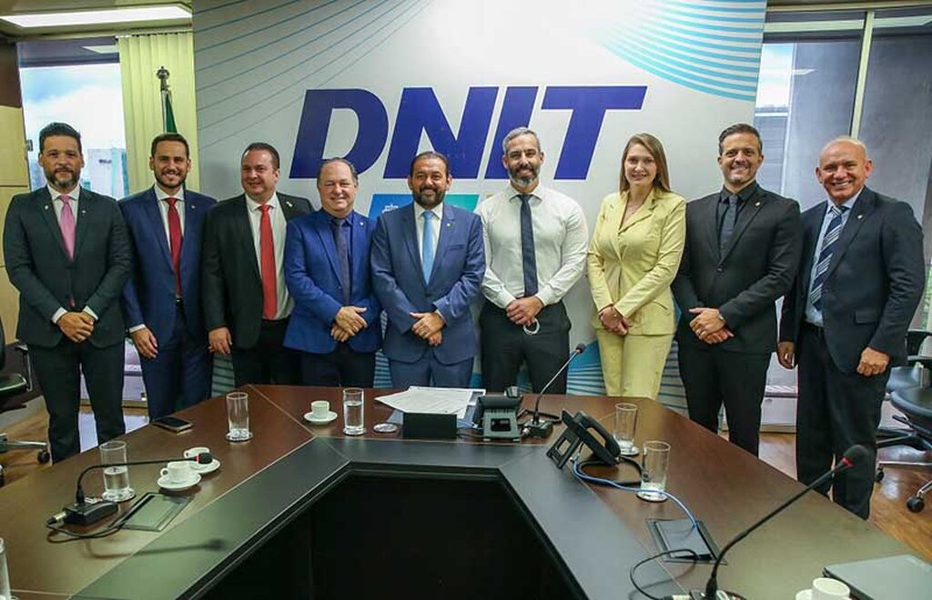 Deputados estaduais em reunião com Dnit (Foto: Jessen Peixoto I UNALE) - Gente de Opinião