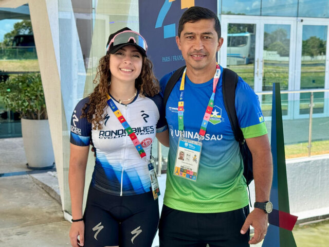 Estudante atleta Gracyanna Barros, ao lado do técnico responsável pelo ciclismo, Fredson Martins - Gente de Opinião