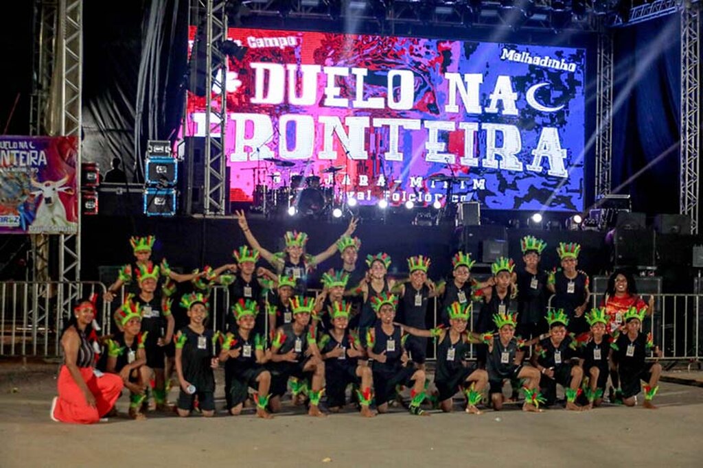 Na abertura do evento, o público foi recebido com a apresentação dos Curumins do Flor do Campo - Gente de Opinião