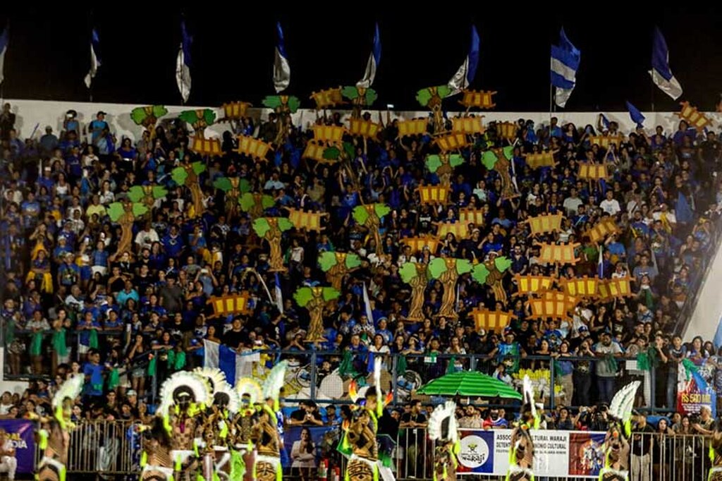 A segunda noite do festival foi marcada pelos duelos entre os bois-bumbás Malhadinho e Flor do Campo - Gente de Opinião