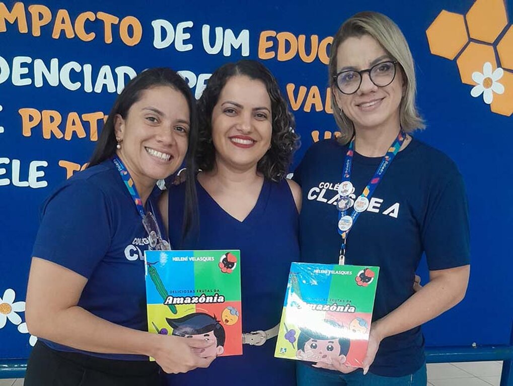 Orientadora Linda, autora Helení Velasques e a coordenadora pedagógica Carla do Colégio Classe A - Gente de Opinião