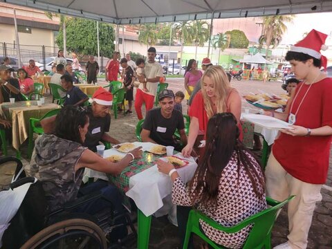 Deputada Ieda Chaves e parceiros realizam ação solidária de Natal para 130 pessoas em situação de rua