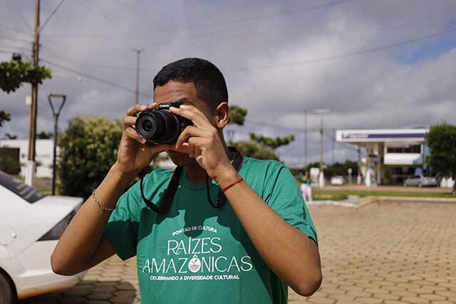 Pontão de Cultura Raízes Amazônicas promove oficina de fotografia para comunidade surda de Vilhena - Gente de Opinião