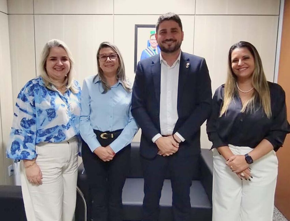 Acompanhado da prefeita Marcilene, Jean Mendonça busca parceria com o Governo para realizar obras - Gente de Opinião