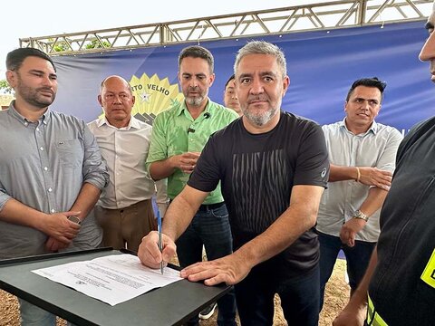 Vereador Everaldo Fogaça participa da Ordem de Serviço para construção de quadra de grama sintética no Campo do Uirapuru