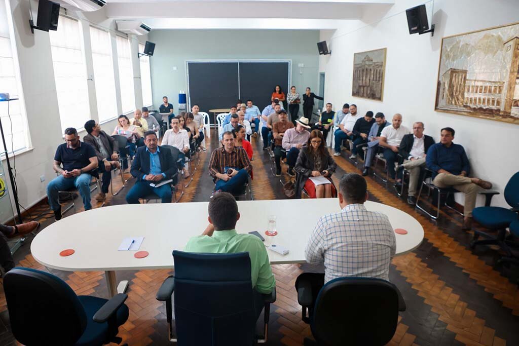 Reunião acorreu no Prédio do Relógio - Gente de Opinião