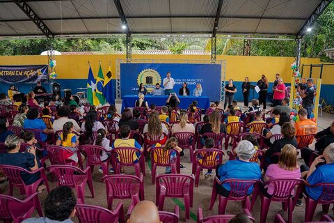 Professora de Porto Velho conquista primeiro lugar em concurso de coletâneas de poesias