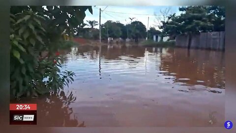 Alagamentos atingem moradores do Porto Cristo em Porto Velho