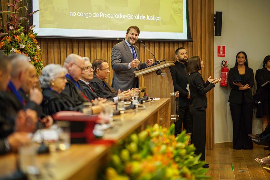 Presidente da Assembleia Legislativa prestigia posse do novo Procurador-Geral de Justiça do MP-RO - Gente de Opinião