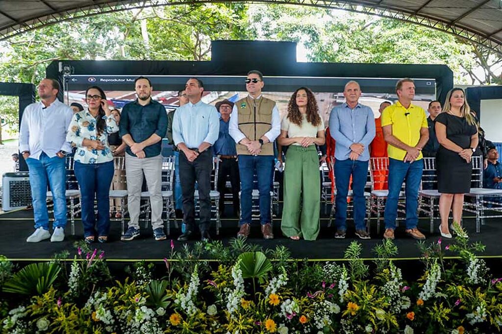 Governador Marcos Rocha e a secretária da Seas Luana Rocha participam da abertura do ano letivo em Vilhena - Gente de Opinião