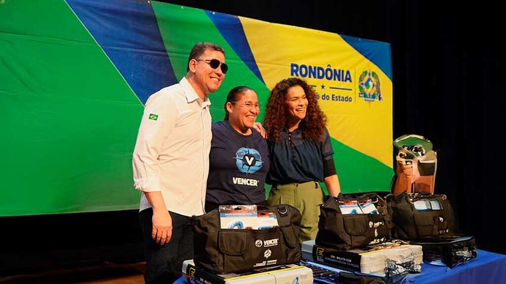 Governador Marcos Rocha e secretária Luana Rocha impulsionam incentivo com entrega de cerca de 500 kits do programa Vencer  - Gente de Opinião