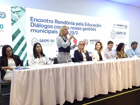 Deputada Ieda Chaves reforça a importância da colaboração na educação para o desenvolvimento de Rondônia