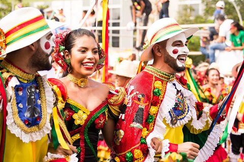 Nove mitos e verdades sobre a saúde para quem vai aproveitar a folia de Carnaval