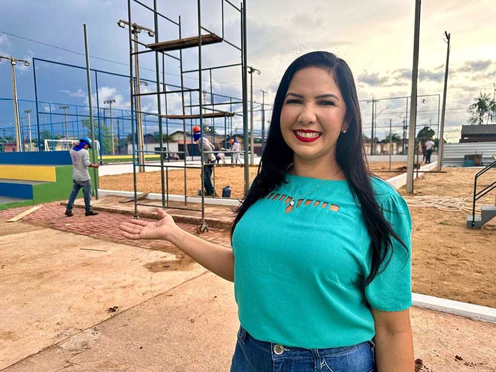 Cristiane Lopes acompanha fase final da revitalização do Campo do Abobrão e destaca investimento de R$ 3 milhões para a obra - Gente de Opinião