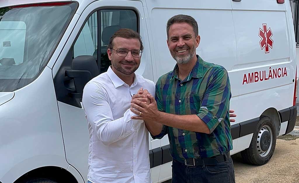 Deputado Ribeiro do Sinpol entrega ambulância em Porto Velho - Gente de Opinião