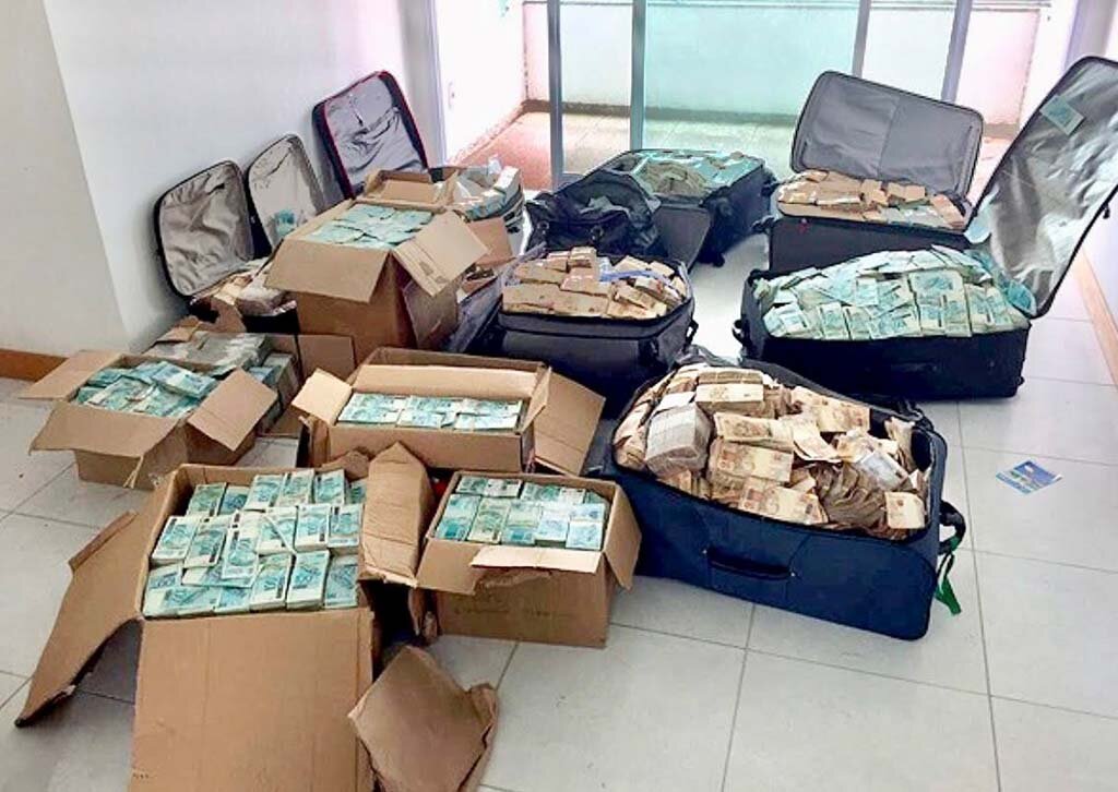 A descoberta do dinheiro pela Polícia Federal no apartamento usado pelo ex- deputado Geddel – nada menos qe R$ 51 milhões distribuídos em malas e caixas.  - Gente de Opinião