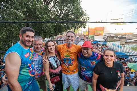 Prefeito Léo Morais participa da abertura e desfile do maior bloco de rua da região Norte do país