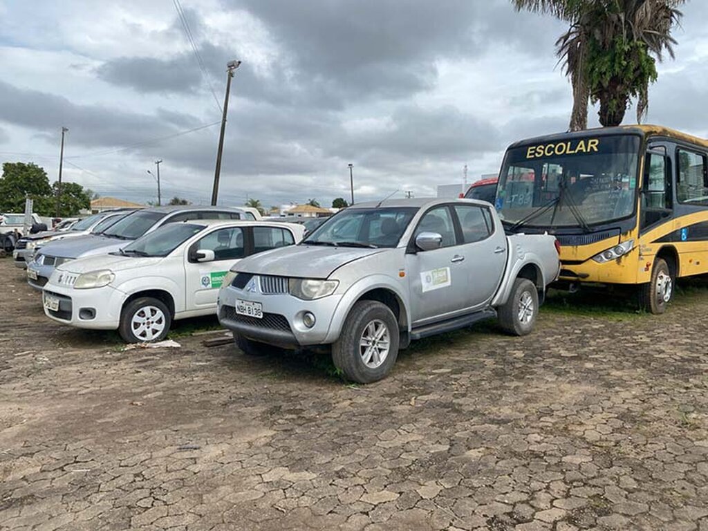 Serão leiloados 161 veículos, incluindo automóveis e motocicletas. Os lances tiveram início nesta quarta-feira (12) - Gente de Opinião