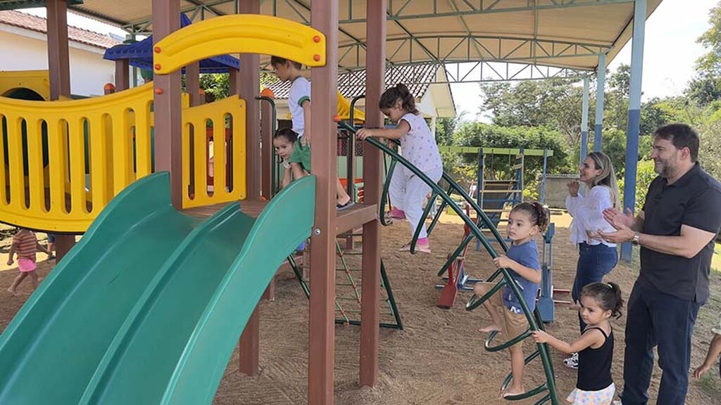 Presidente Alex Redano entrega playgrounds para escolas e creches de Ariquemes - Gente de Opinião