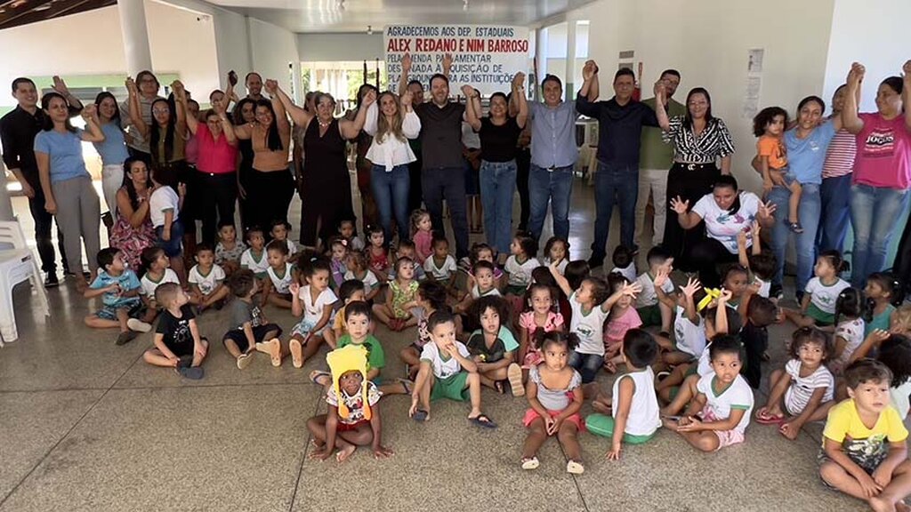 Presidente Alex Redano entrega playgrounds para escolas e creches de Ariquemes - Gente de Opinião