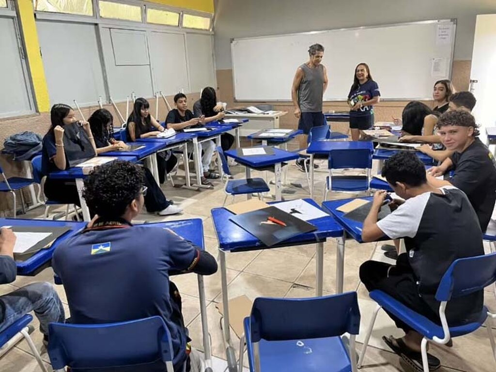 Escola 21 de Abril participa do Projeto Nacional Megafone Artivismo - Gente de Opinião