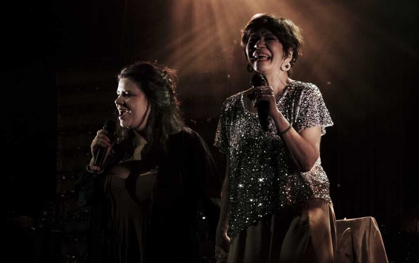 Com participação especial da filha Amora, Sandra Pêra sobe ao palco do TJA com novo show em homenagem a Gonzaguinha