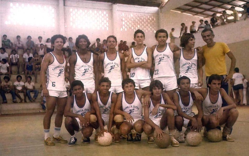 FLAMENGO, A QUADRA QUE FEZ HISTÓRIA, ESTÁ À VENDA - Ninho de campeões espera a melhor oferta