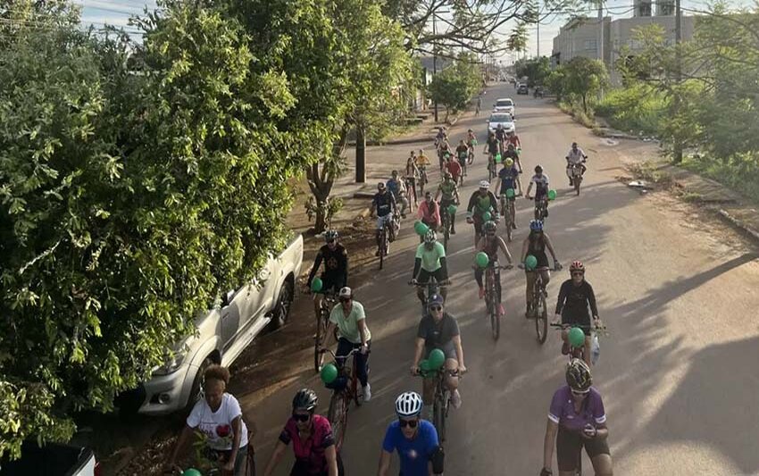 Conscientização ambiental e segurança no trânsito marcam evento com ciclistas na capital