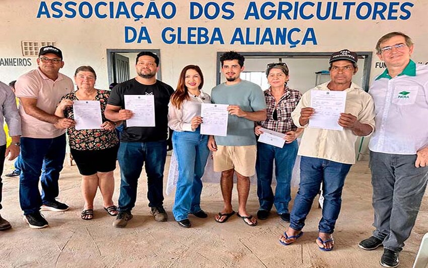 Cristiane Lopes entrega CCUs e consolida liderança na regularização fundiária em Rondônia